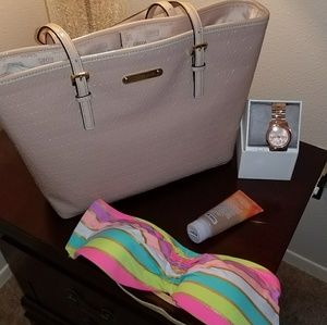 Sold-Gorgeous! Michael Kors Jet Set carryall